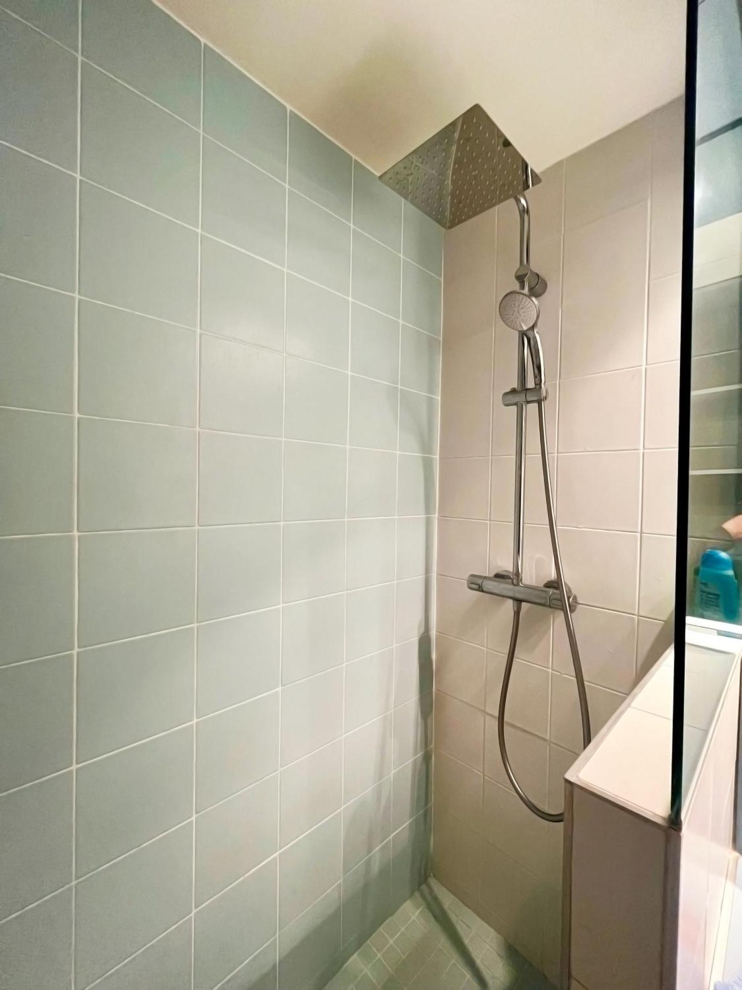 Apt Golfe Juan - 5Min Des Plages - Parking Privee - Piscine Rooftop Vallauris Exteriör bild