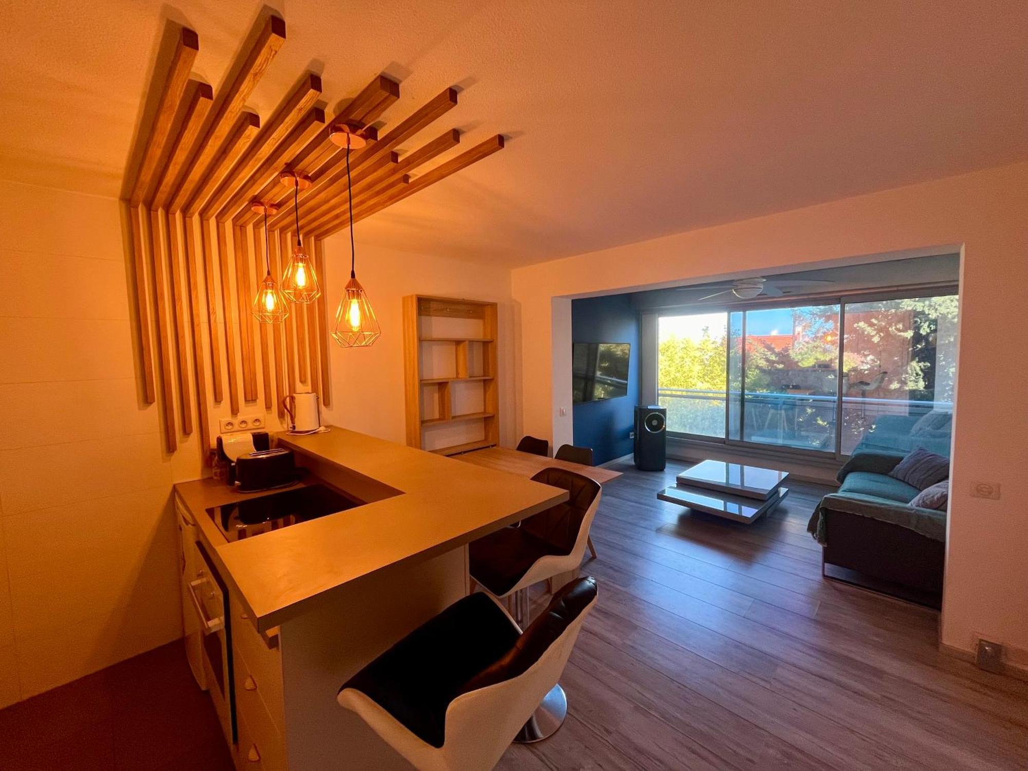 Apt Golfe Juan - 5Min Des Plages - Parking Privee - Piscine Rooftop Vallauris Exteriör bild